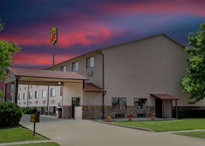 Super 8 By Wyndham Normal Bloomington
